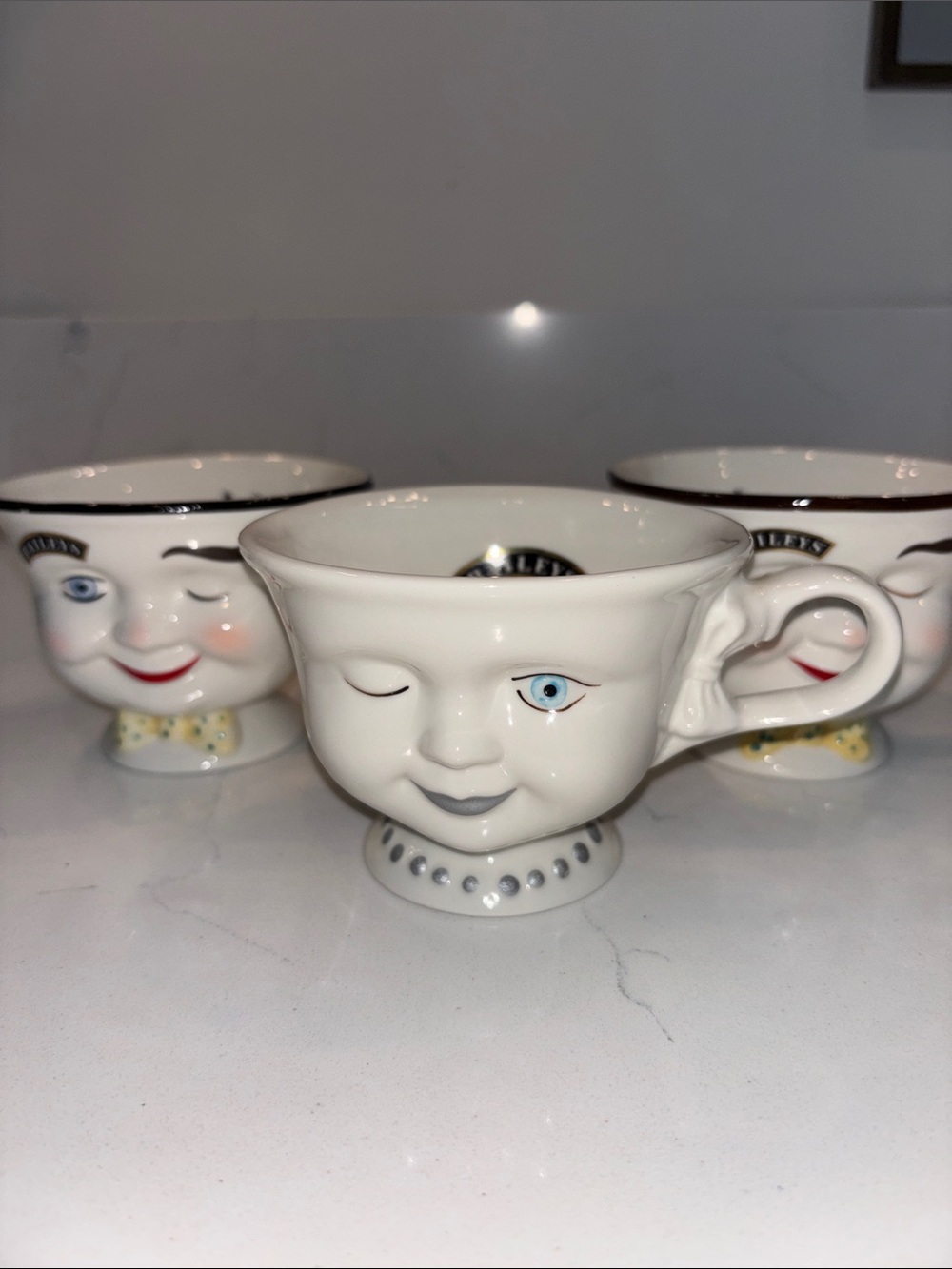 White Winking Face Ceramic Tea Cup - Set of 3